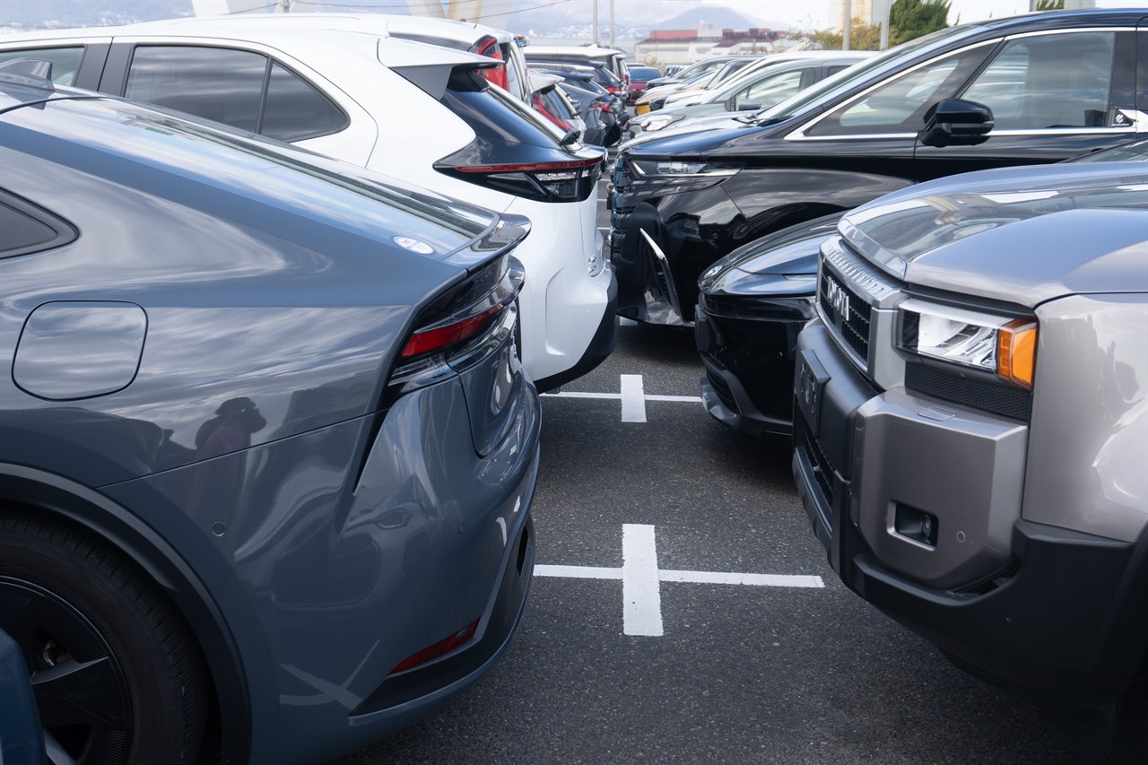 KINTOの中古車のヤード写真①