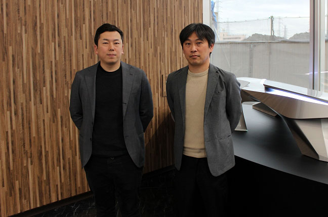 写真の左が久世さん、右が古長さん