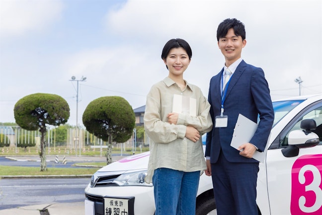 【2025年最新版】車の免許の取り方とは?教習所に通う方法と一発試験の違いも解説