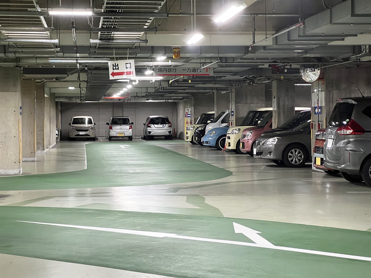 地下駐車場