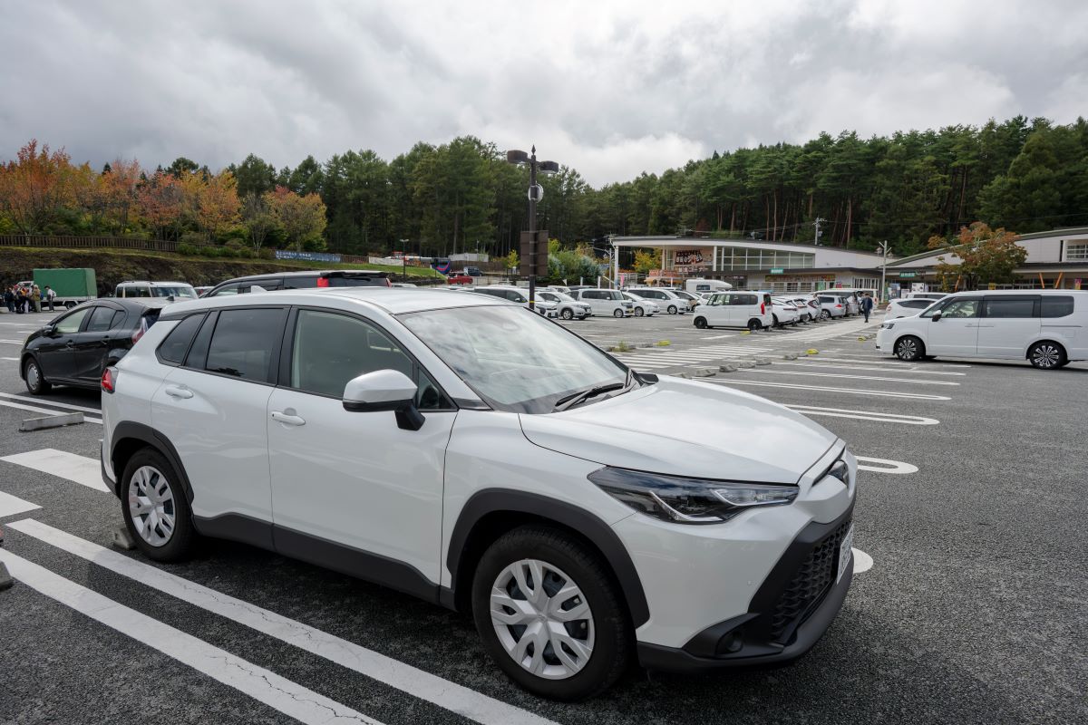 カローラクロス HEV E-Fourの実燃費 は？湖畔キャンプ＆富士五湖300km
