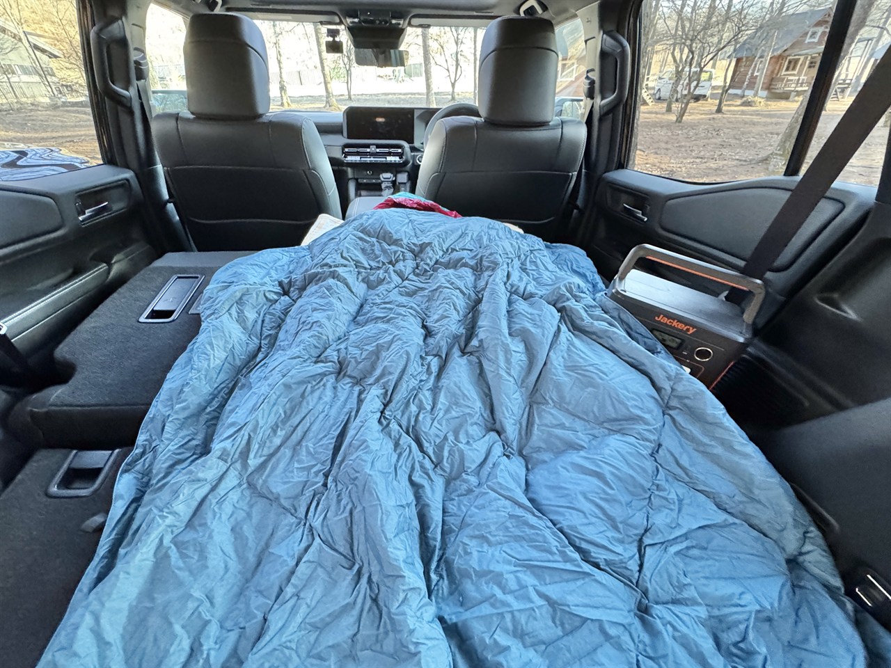 車中泊（ダウンケット）