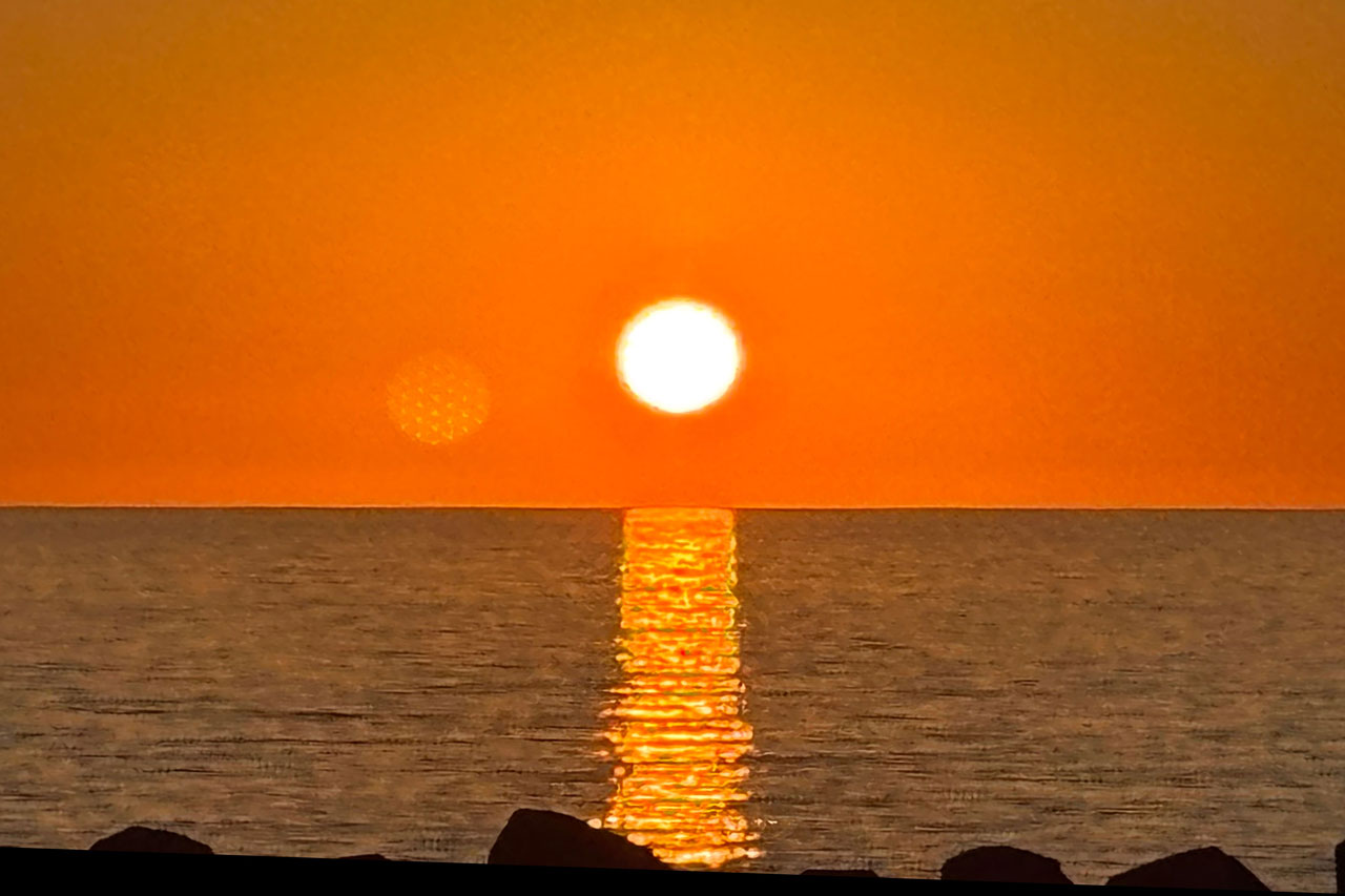 息をのむほど美しかった佐渡島の夕日