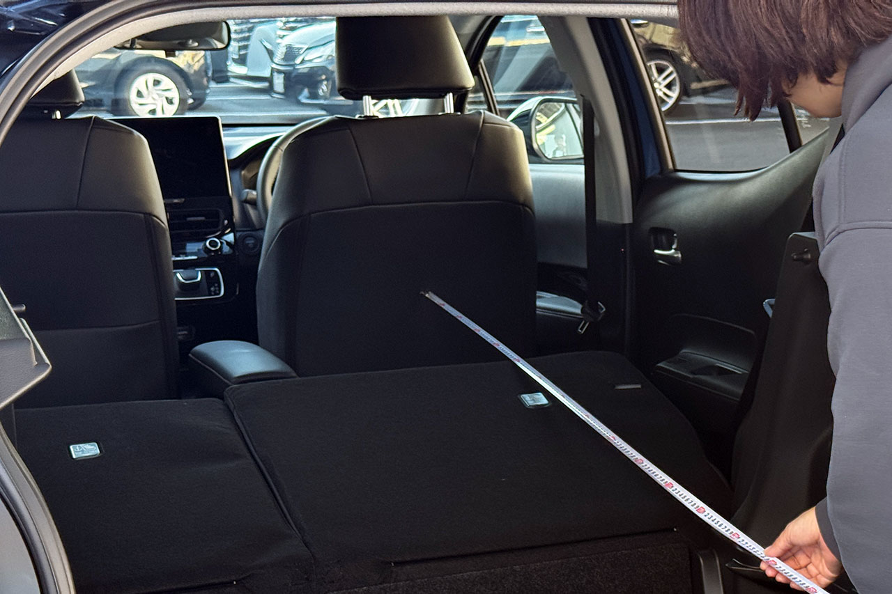 バックドアからみたアームレスト