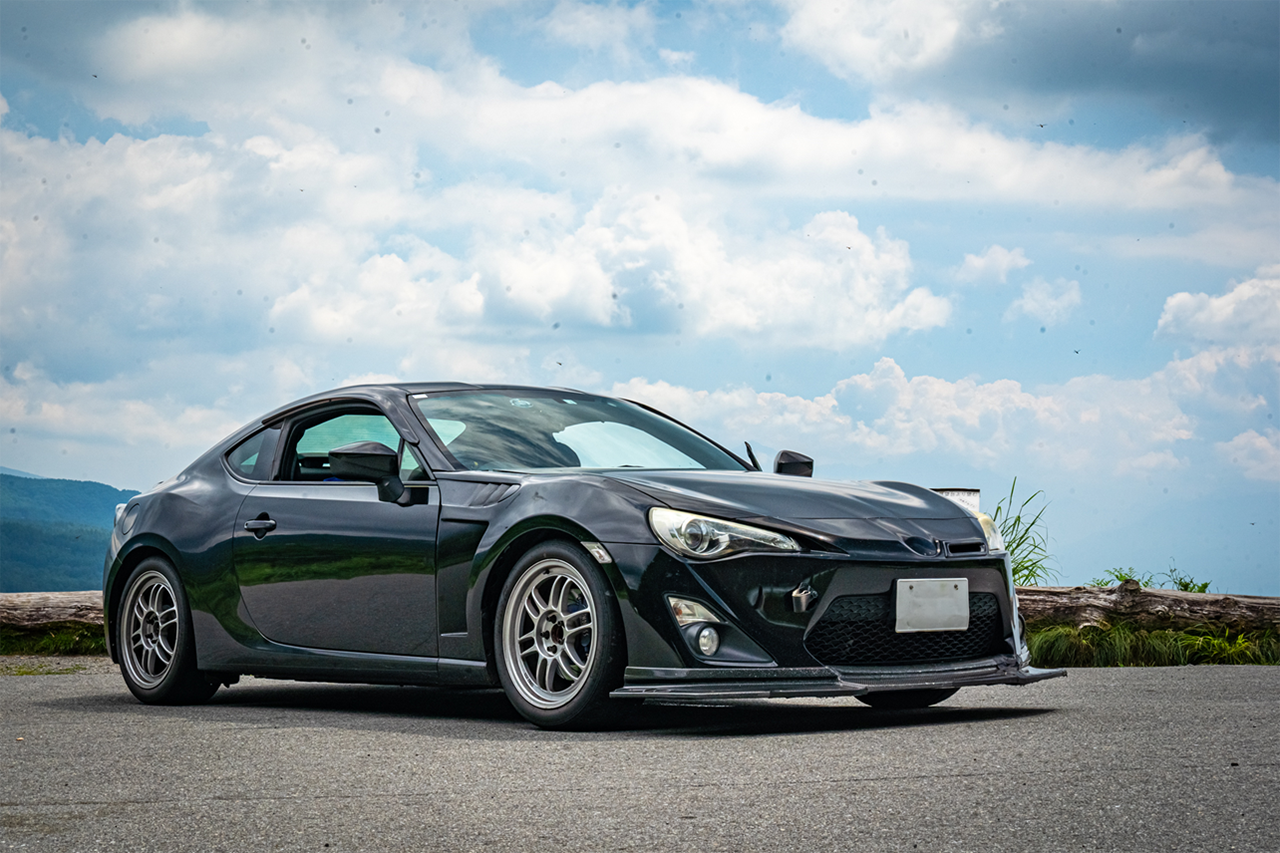 サーキット走行向けにカスタマイズされたトヨタ86(ZN6)